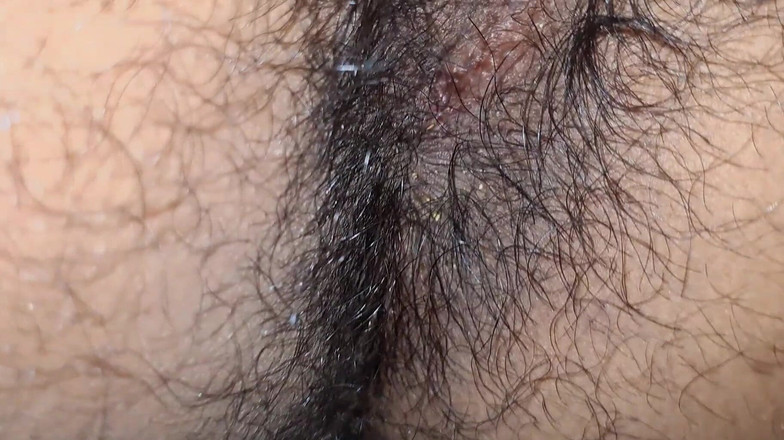 Desi_Porn_India: Chàng trai trẻ gợi cảm khoe cặp mông cứng khi...