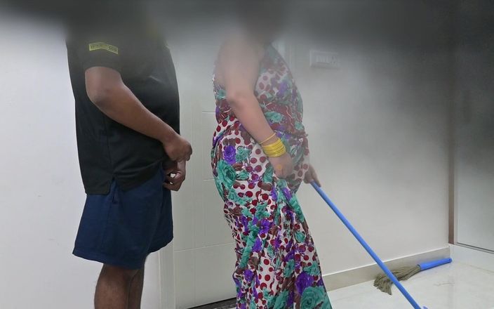 savithabhabhi: Mucama Hema follada por el propietario