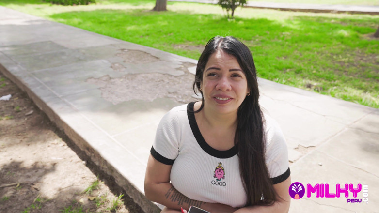 Milky Peru: Luhana MILF dengan tetek besar dan pepek yang lazat