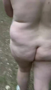 Cammina nuda sul sentiero