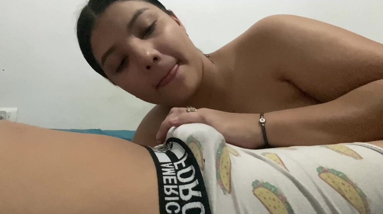 mackencie29: 의붓아빠가 내 질을 따먹어