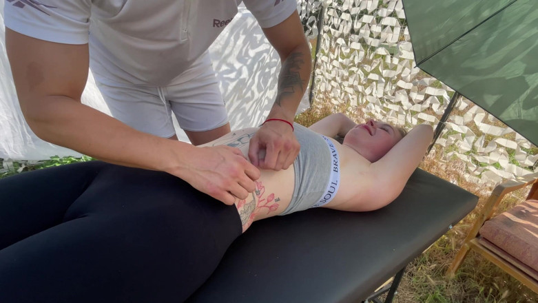 HotPrincessUA: 피크닉에서 테이프와 간지럼 : 간지럼 총 제어