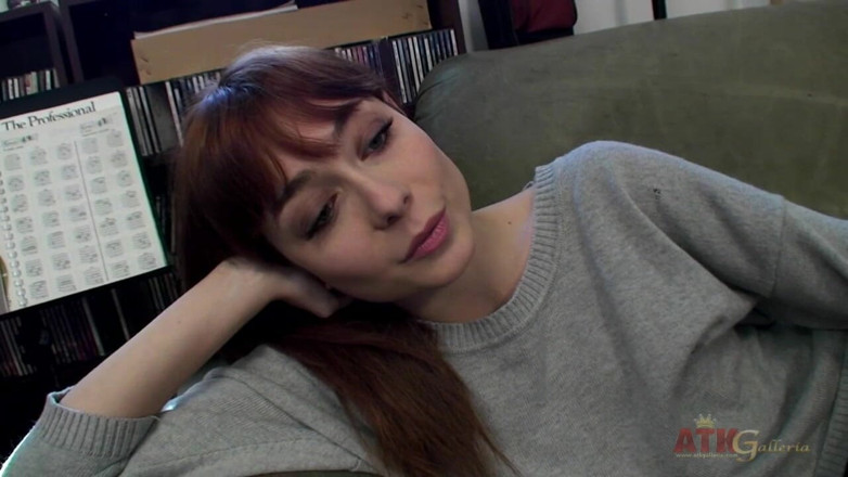 ATKIngdom Fans: Brunette bombshell zoe voss at the interview