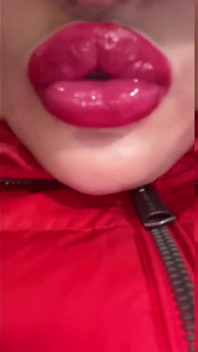 Aptal kadın kılıklıma dönüş - lip - findom goaldigger tarafından güzel yüze takıntılı klip için emiyor