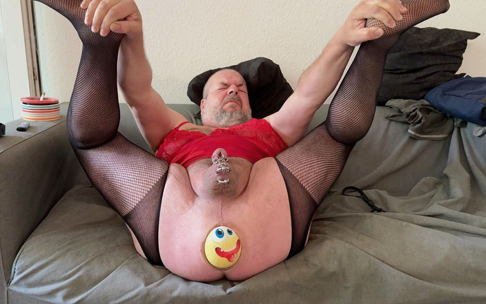 Qualzucht: セクシーな衣装での短くて集中的なアナルトレーニング