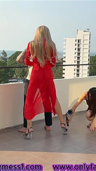 V zákulisí venkovního šukání s velkým ptákem Cherry