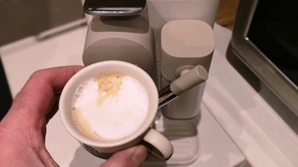 Cicci77: Cicci77 și Pedro colectează 4 ejaculări și pregătesc cafeaua cu spermă spermuccino