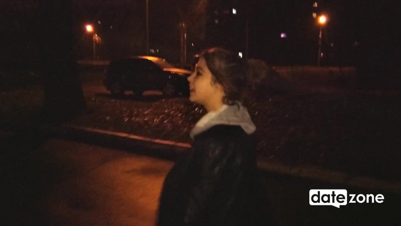 Datezone: Kouření ve výtahu a pak rychlovka na schodech