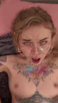Fucked my little stepsister's creamy pussy. Karneli Bandi