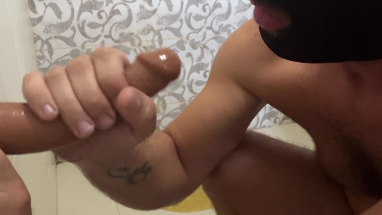 fantasycouplexxx: Hete vrouw verraste haar cuckold - diep in keel nat