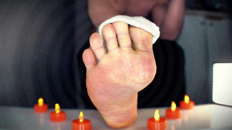 CashmasterAngel: Posedlá Být pod nohama pána