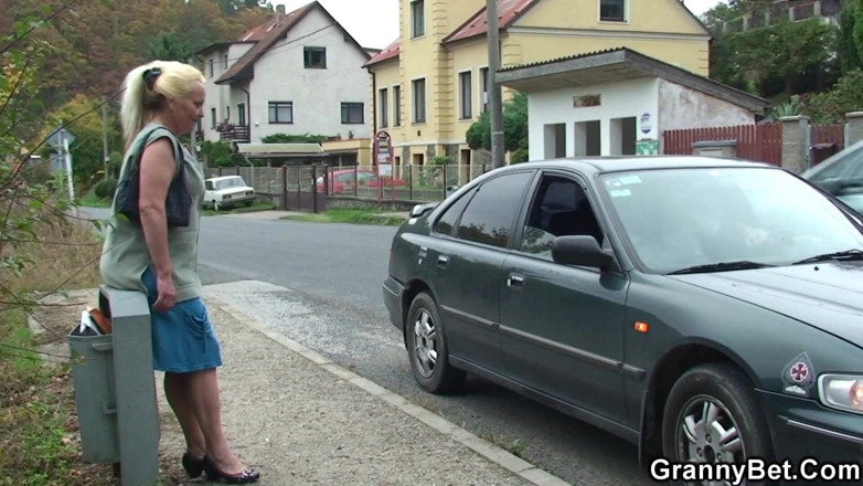 Granny Sluts: Raunchy rural granny creamed