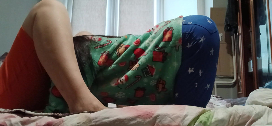 Lesbian-candys: 我喜欢嗅闻和舔老女人的阴户