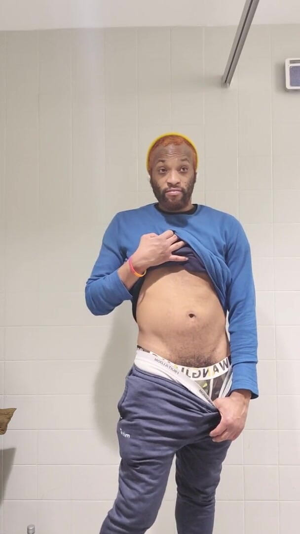 Kennie Jai: Kennie Jai Jerks off at Work