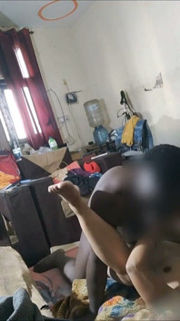 Nijeryalı adamla Hintli kız en iyi video