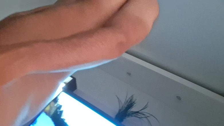 Bare skin man: Presentandome