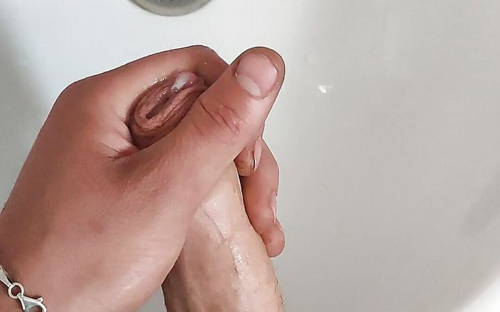 Badboy234: Amateur-rothaarige wird vollgespritzt