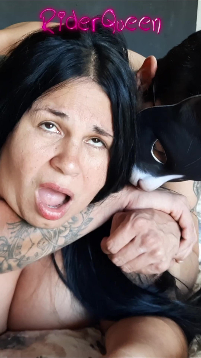 Only Riderqueen BBW Step Mom Latina Alone: Riderqueen a făcut sex, videoclipuri pentru fani și urmăritori