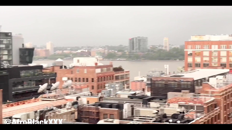 Afro Black XXX:  Saya pergi ke luar untuk rehat