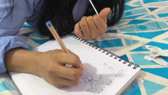 NEGRITA SEXY: Studentka odrabia pracę domową w domu macochy, a następnie zauważa...