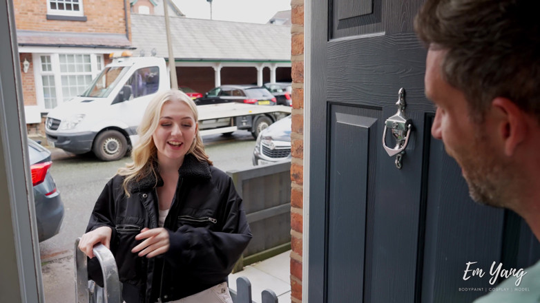 Em Yang: Sexy dekorateurin wird von ihrem kunden gefickt