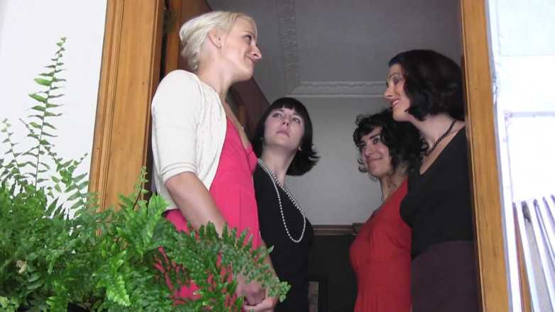 Lesbian Illusion: Hard lesbian sex with an imminent milf
