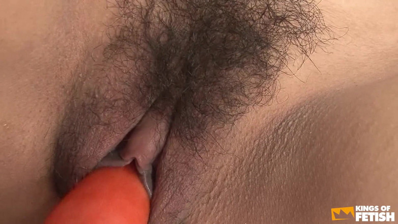 Pure Japanese adult video ( JAV): Awek Jepun diceroboh pepek berbulunya oleh sayur-sayuran dan mainan dewasa