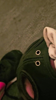 Sheela Sinner, Schmutzige Stinkende Socken Schnüffeln Und Footdomination Teil 2