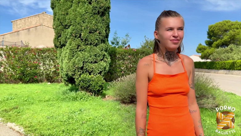 Porno Baguette: Mélanie, hermosa rubia, quiere que la follen muy duro