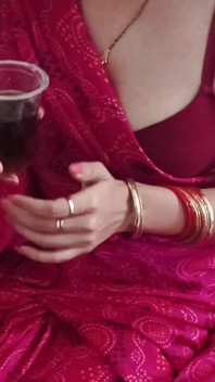 Am adus indianca Bhabhi sexy din Gaon în oraș și am făcut sex