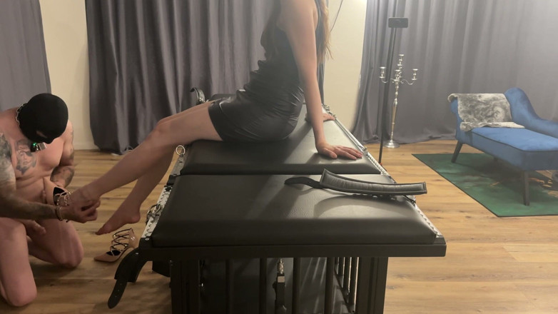 elea-juna: Femdom Slave Foot Worship in High Heels - Bondage, Masturbation, Vibrator,...