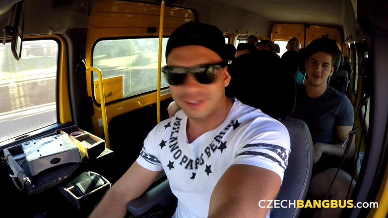 Czech Bang Bus: Czech Bang Bus 4: lekkere bukkake met een harige milf