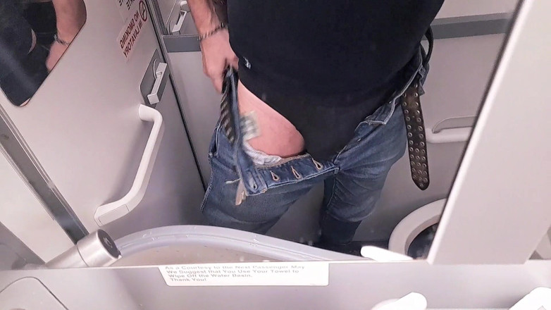 Master Drex: Pissing in plane