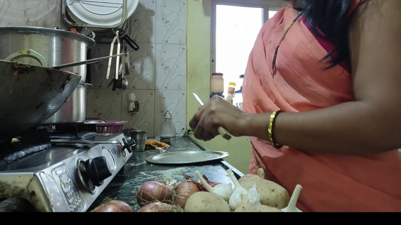 Mumbai Ashu: Un ragazzo con due ragazze, Mumbai Ashu Champa e Raj