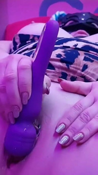 20年曲線美巨乳淫乱と彼女のピンクのディルドにタイトな商品