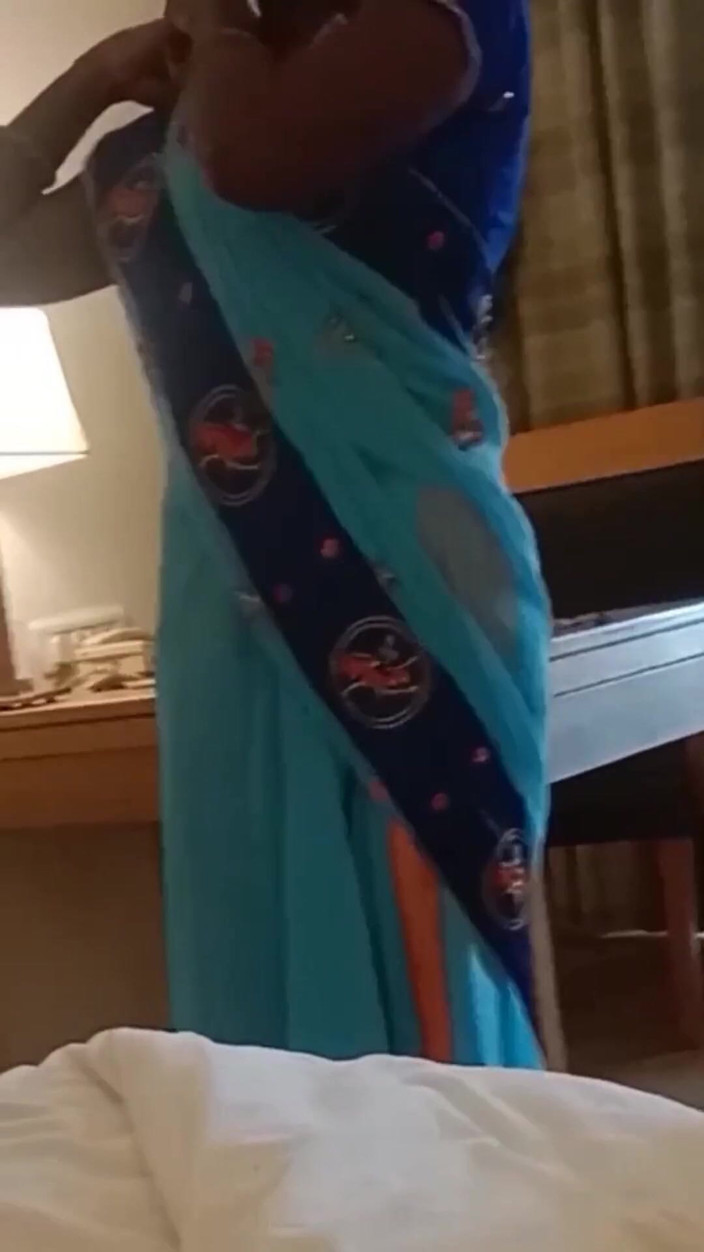 RenuRaj: Büyük siyah götümü gavat kocamın terfisi için kıdemli patrona sundum -...