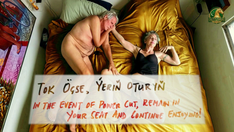 FromThisNight: Golden Screen: Türkisches Staatsfernseh Unterbricht Ein Echtes Reifes Paar Auf...
