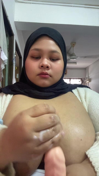 AJSXX99: Massaggio hijabi senza censura grandi tette