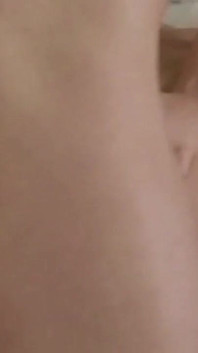 Arzulu göt delikleri sahne 1_booty seksi sarışın Katty Marfa arkadan sikilmek için anal tıkaçla başlıyor