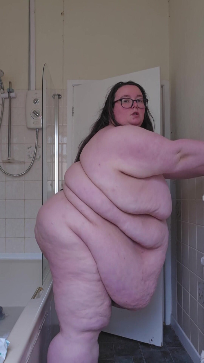 SSBBWLadyBrads: Culona se desnuda en la exploración de cuerpo gordo en...