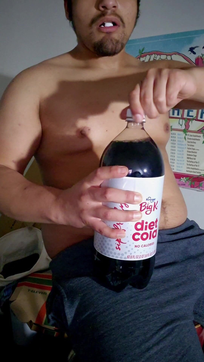 NakyJoss: 肚子好与百事可乐和门托斯性交的肚子