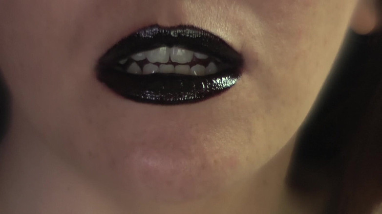 Evangelines Fetish: Siyah ruj azdırıyor