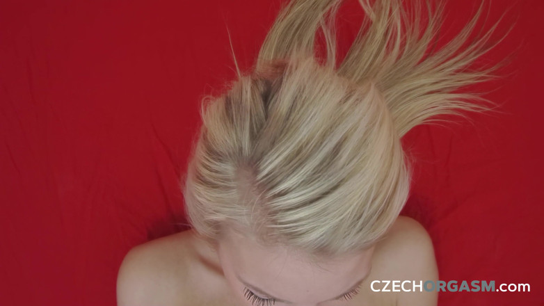 Czech Orgasm: Český orgasmus 144: Krásná mladá žena masturbuje