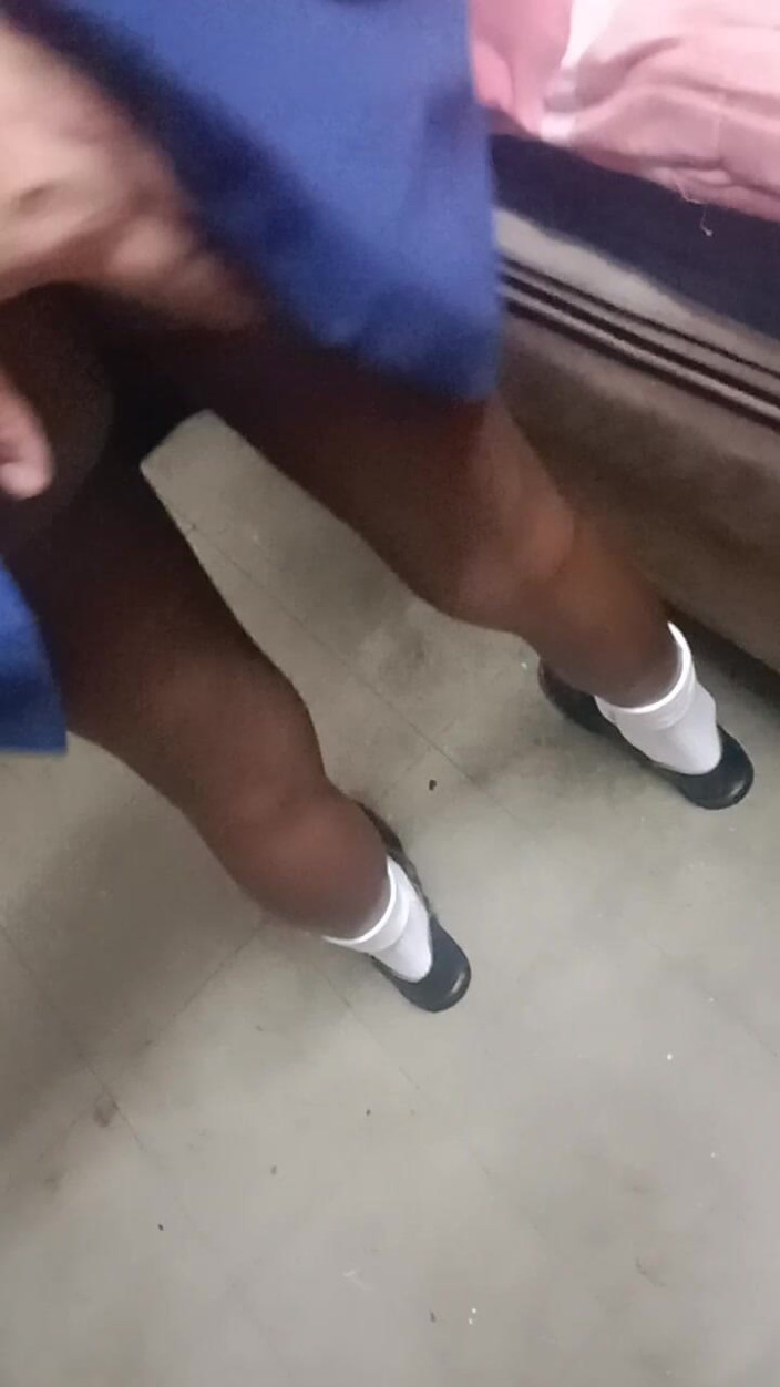 hothouse18xxx: Mahasiswi nakal 18 tahun nyepong kontol dosennya demi nilai bagus