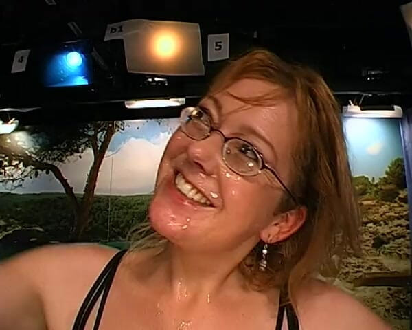GGG John Thompson OLD STYLE: Blonde MILF Und Latina-schlampe Nehmen Fetten 8-zoll-schwanz Im Stripclub Tief in...