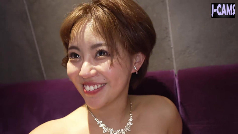 J-Cams: Em Crimson Light, Mitsuki Maya se move como uma chama...