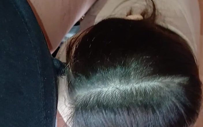 Lesbian-illusion: Slavinstudente likt om de beurt kutjes van twee meesteres-leraren