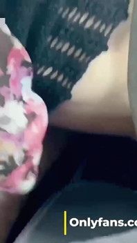Wife Pays Taxi with a Blowjob. Taxi Driver Ejaculates in the Mouth While the Husband Watches. Wife Flash and Seduce in a Taxi