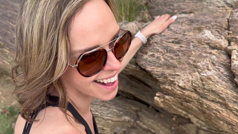 Serenity Cox: Dvojitá creampie od manžela a jeho přítele při turistice v...