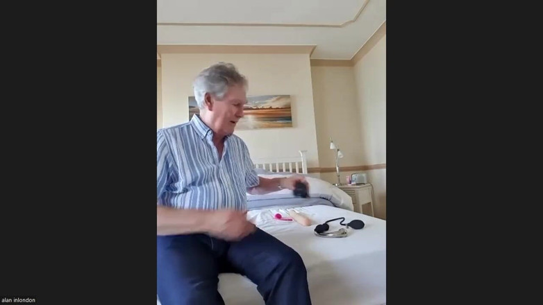 Alan in London studio: Video Pengenalan Alan